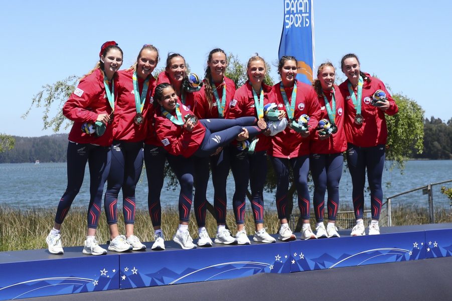 Santiago 2023: El remo chileno aportó un nuevo bronce en el ocho con timonel femenino