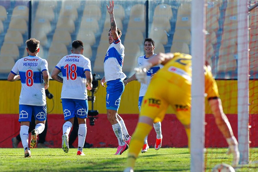 U. Católica logró su primer triunfo con el técnico Tiago Nunes al vencer a Cobresal