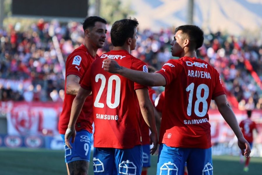 Universidad Católica se rehabilitó en el torneo con triunfo sobre Copiapó como visita